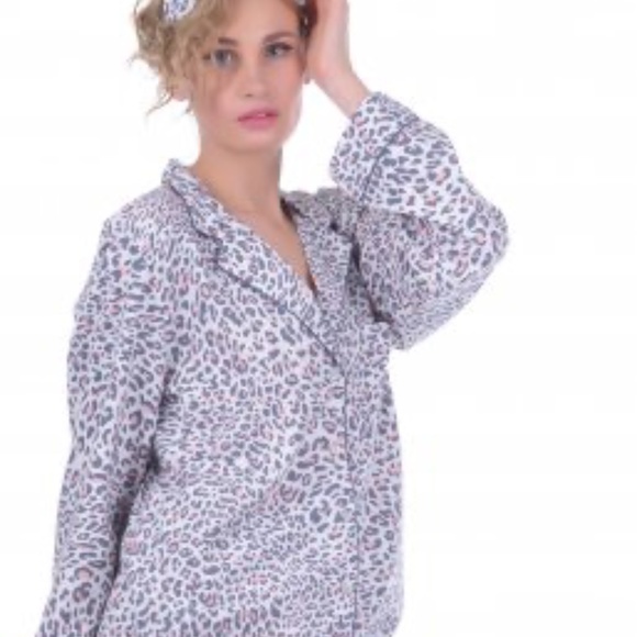 Victoria's Secret Snow Leopard Pajama Set Size Medium - Picture 2 of 9